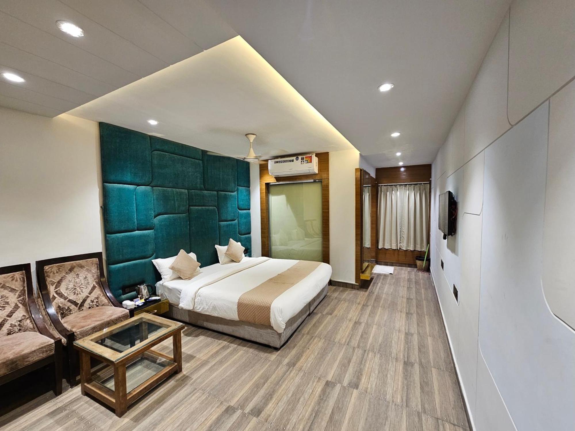 Hotel Mk Vivanta กวาลิออร์ ภายนอก รูปภาพ