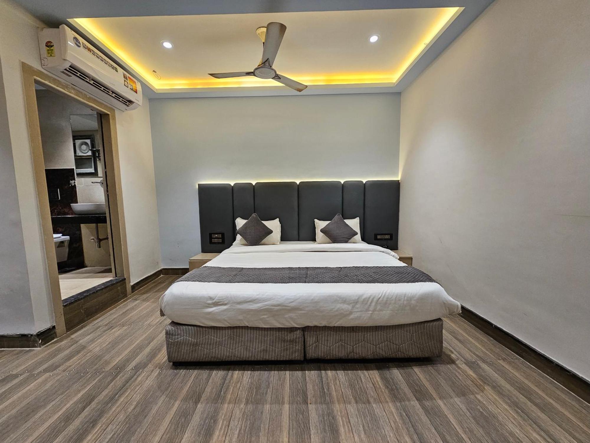 Hotel Mk Vivanta กวาลิออร์ ภายนอก รูปภาพ
