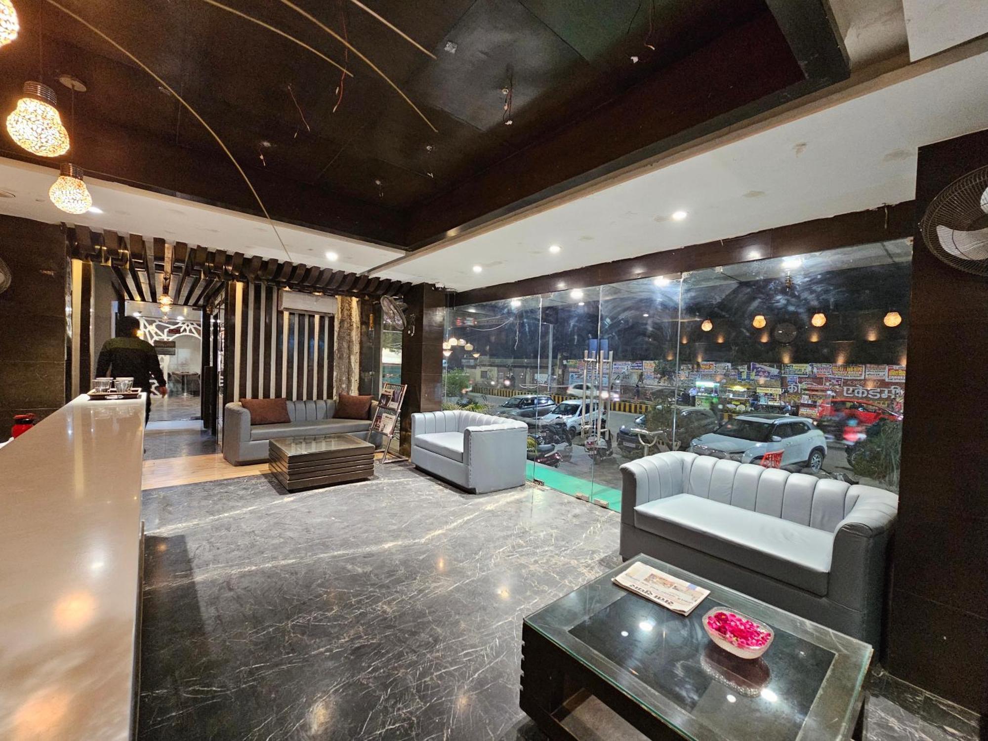 Hotel Mk Vivanta กวาลิออร์ ภายนอก รูปภาพ
