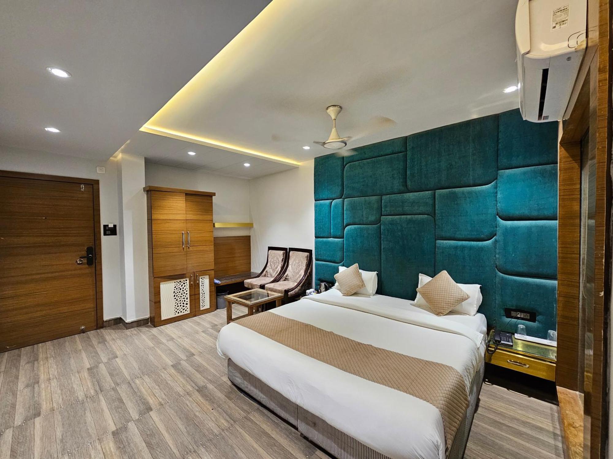 Hotel Mk Vivanta กวาลิออร์ ภายนอก รูปภาพ