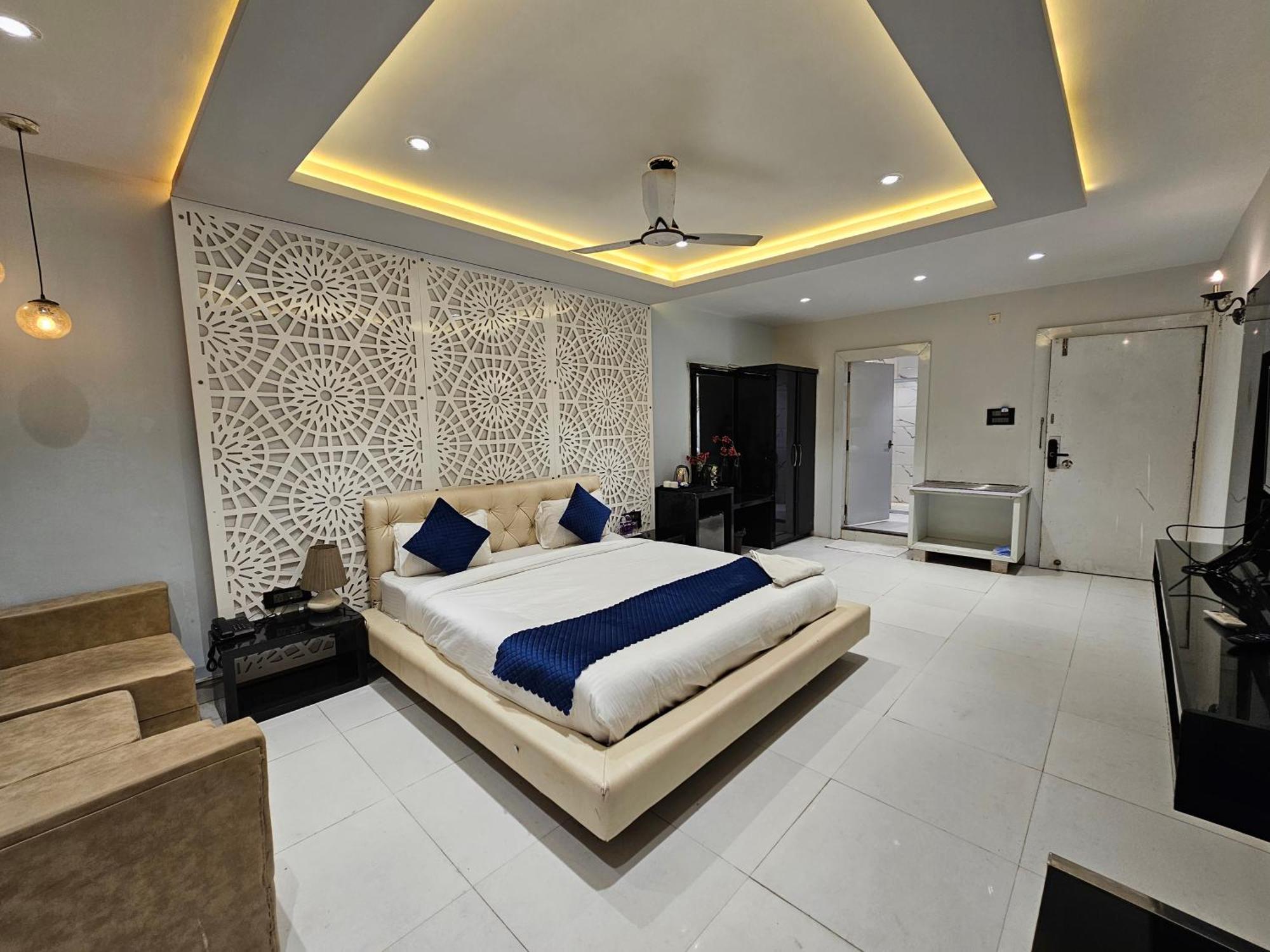 Hotel Mk Vivanta กวาลิออร์ ภายนอก รูปภาพ