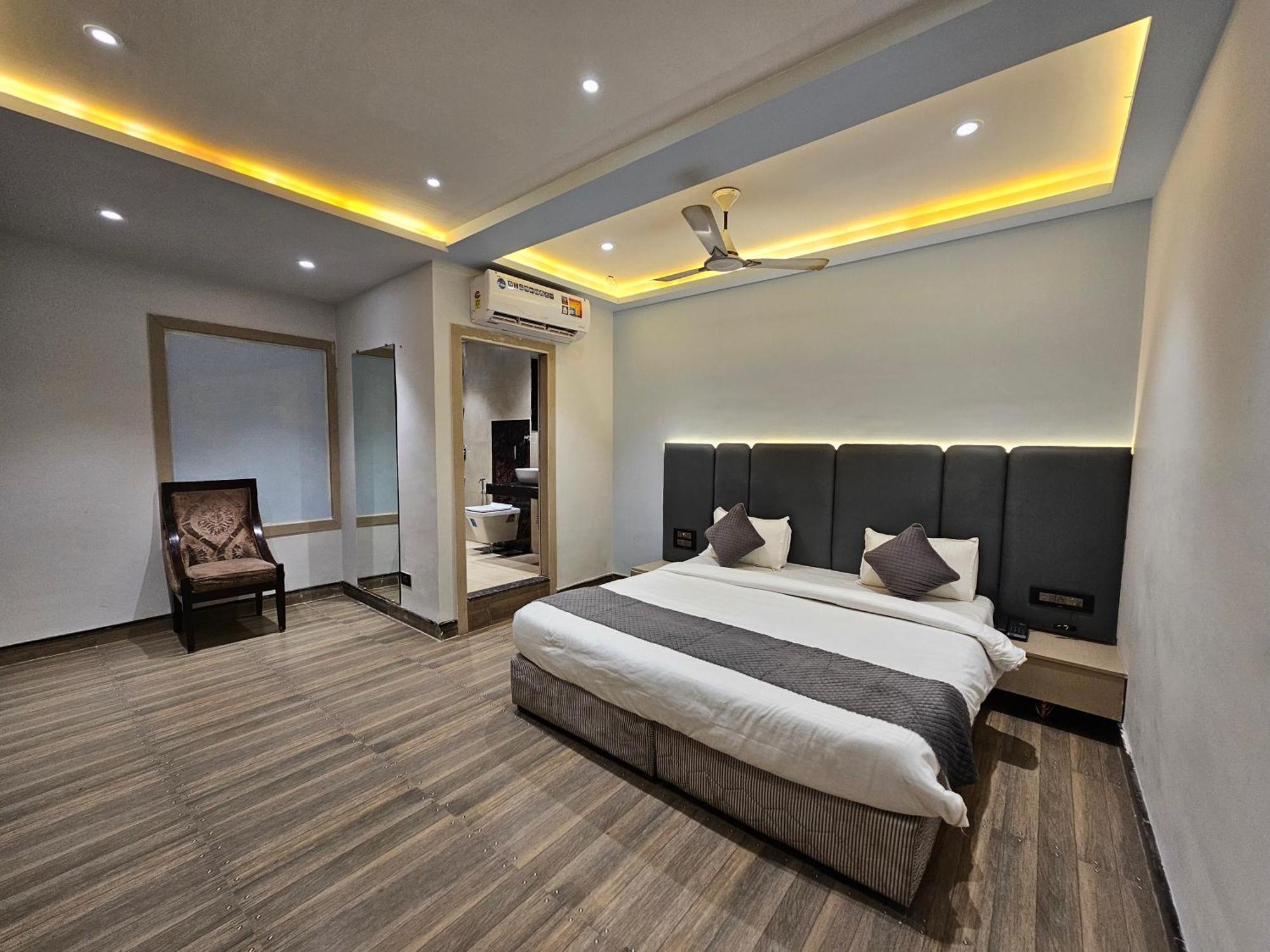 Hotel Mk Vivanta กวาลิออร์ ภายนอก รูปภาพ