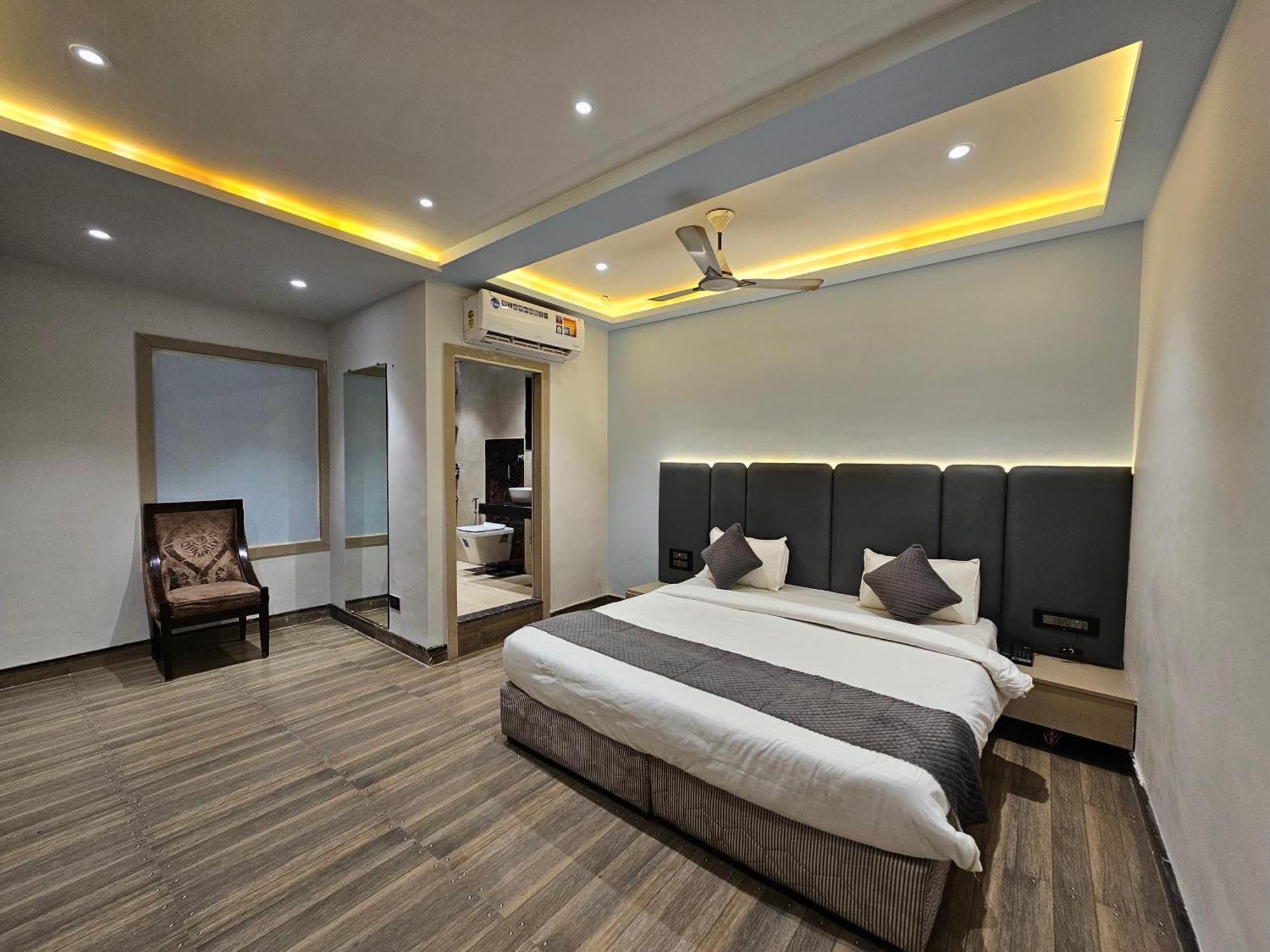 Hotel Mk Vivanta กวาลิออร์ ภายนอก รูปภาพ